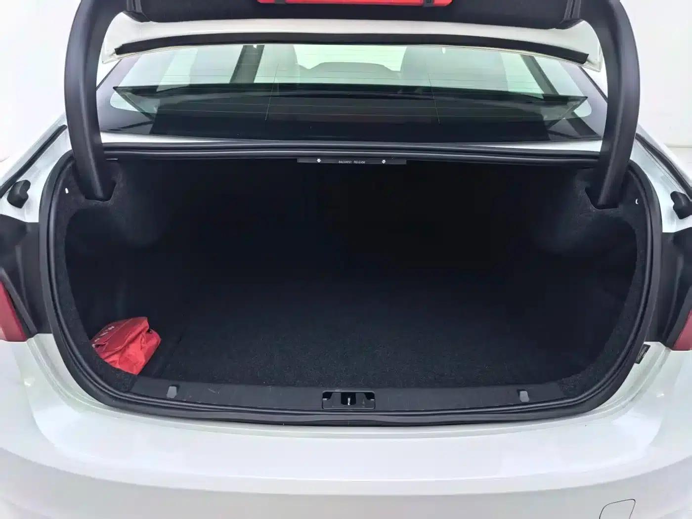 2015 Volvo S60 S60L 2.0T Smart Edition — миниатюра 26