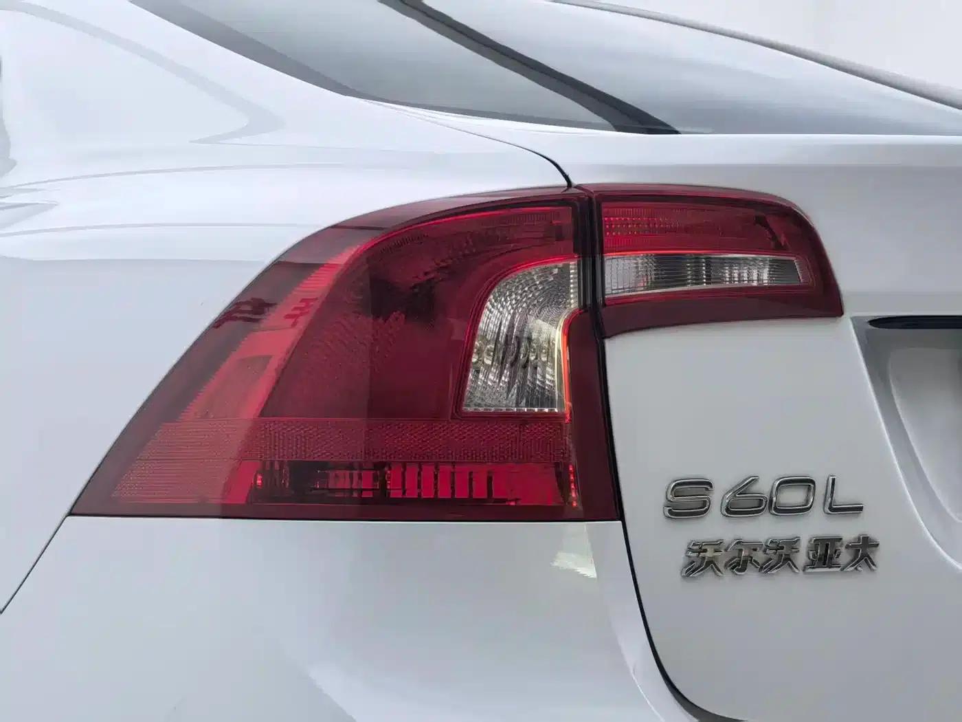 2015 Volvo S60 S60L 2.0T Smart Edition — миниатюра 27