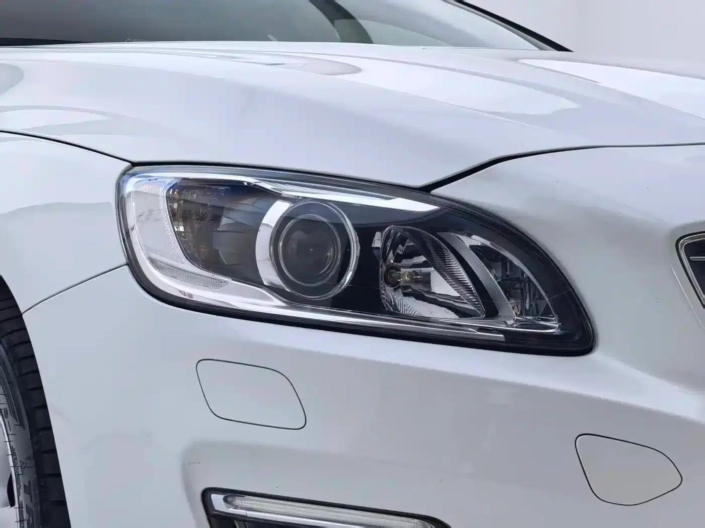 2015 Volvo S60 S60L 2.0T Smart Edition — миниатюра 28