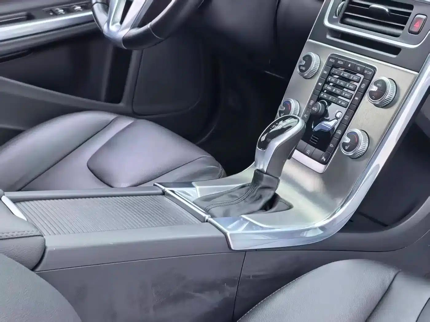 2015 Volvo S60 S60L 2.0T Smart Edition — миниатюра 4