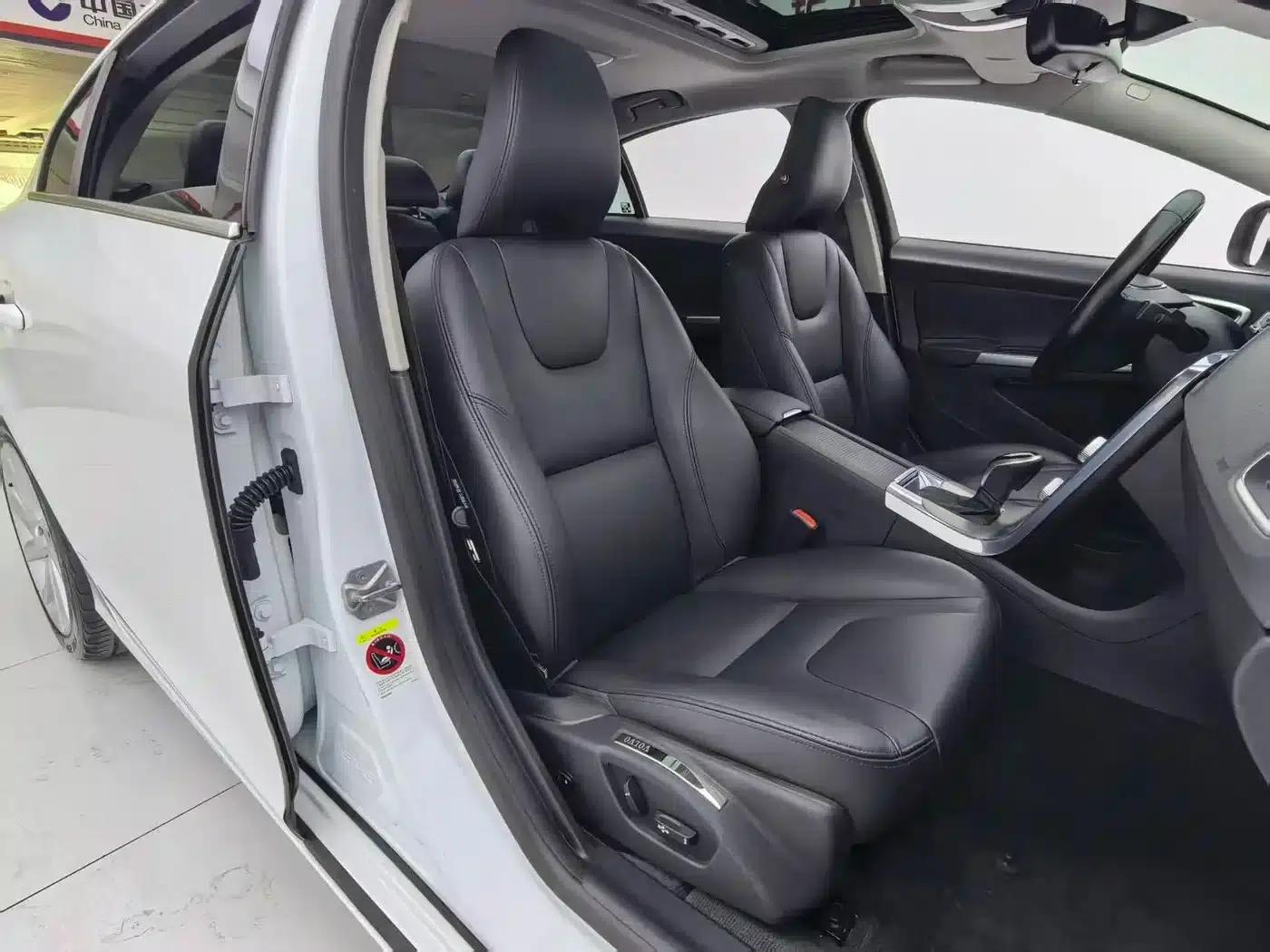 2015 Volvo S60 S60L 2.0T Smart Edition — миниатюра 7