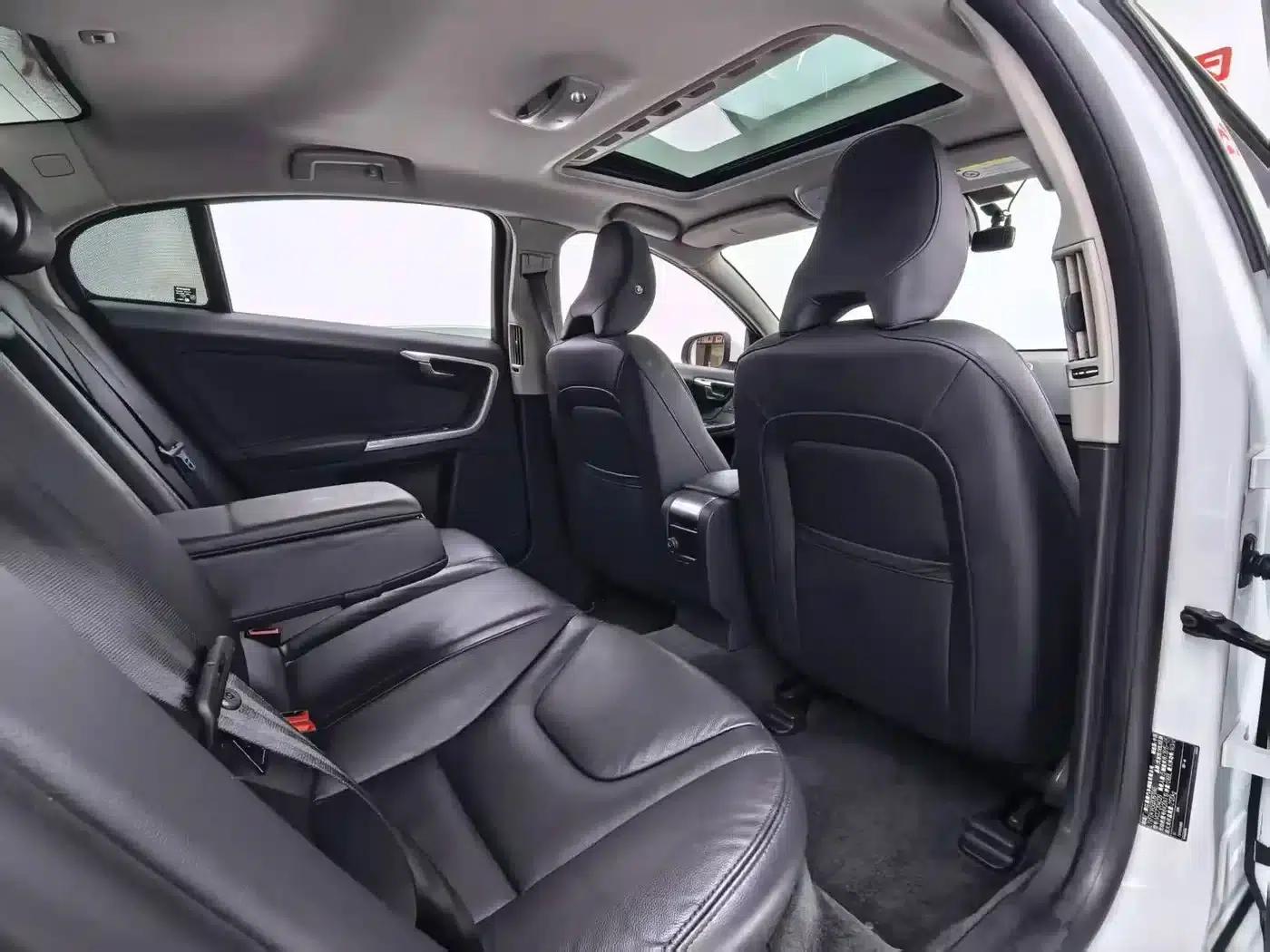 2015 Volvo S60 S60L 2.0T Smart Edition — миниатюра 9
