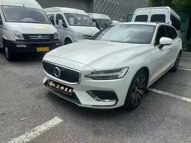 2021 Volvo V60 B5 Inscription Luxury Edition
