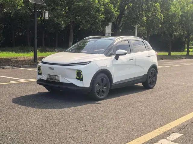 Geely Geometry E Firefly 2023 Model 401KM Thunder Tiger