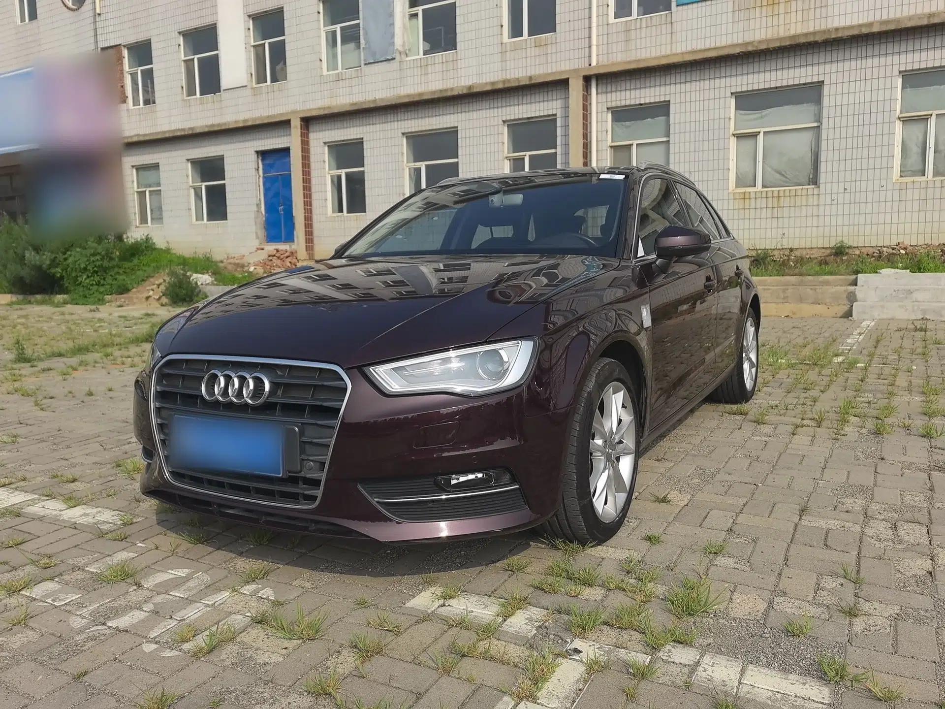 Audi A3 2015 Sportback 35 TFSI Millionth Anniversary Comfort Model — миниатюра 2