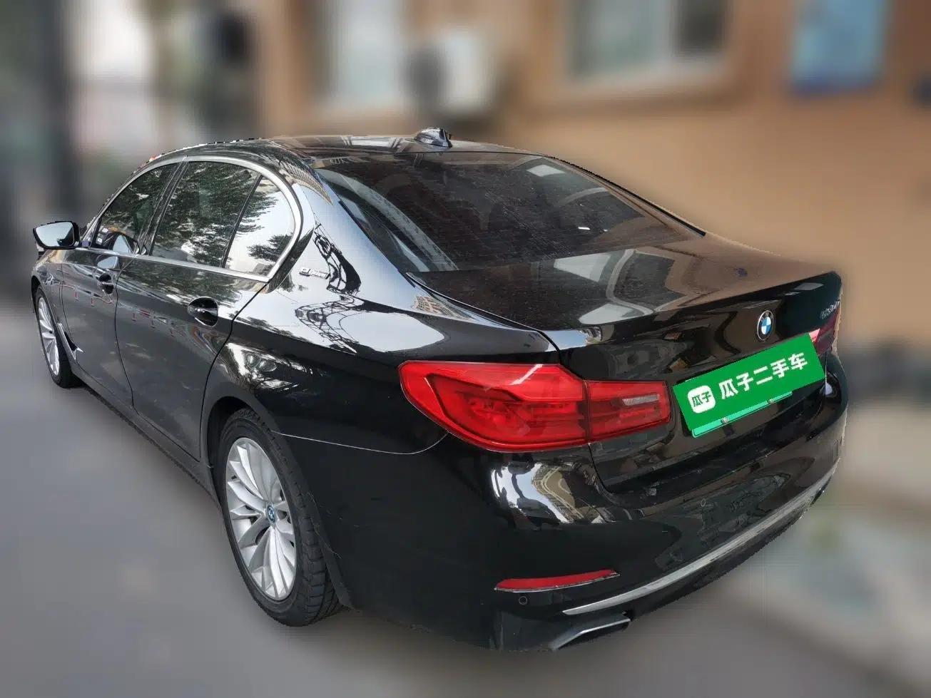 BMW 5 Series New Energy 2019 530Le Luxury Package — миниатюра 4