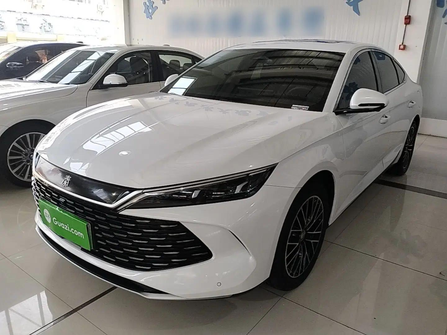 BYD Qin L 2024 DM-i 120KM Excellence Model — миниатюра 1