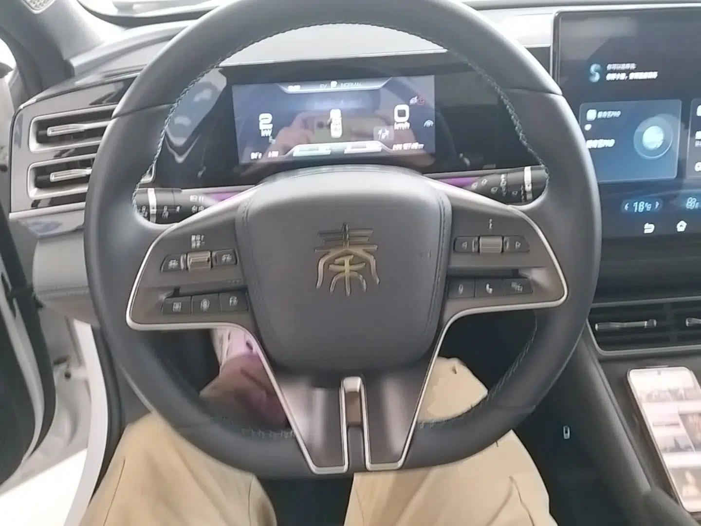 BYD Qin L 2024 DM-i 120KM Excellence Model — миниатюра 13