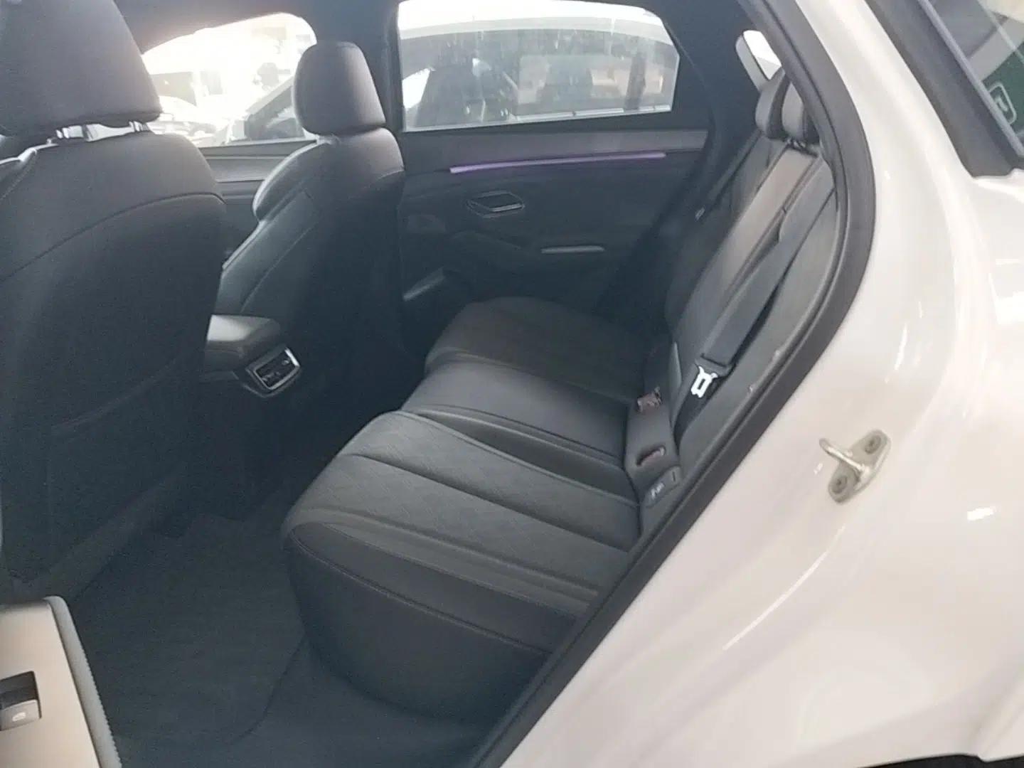 BYD Qin L 2024 DM-i 120KM Excellence Model — миниатюра 20