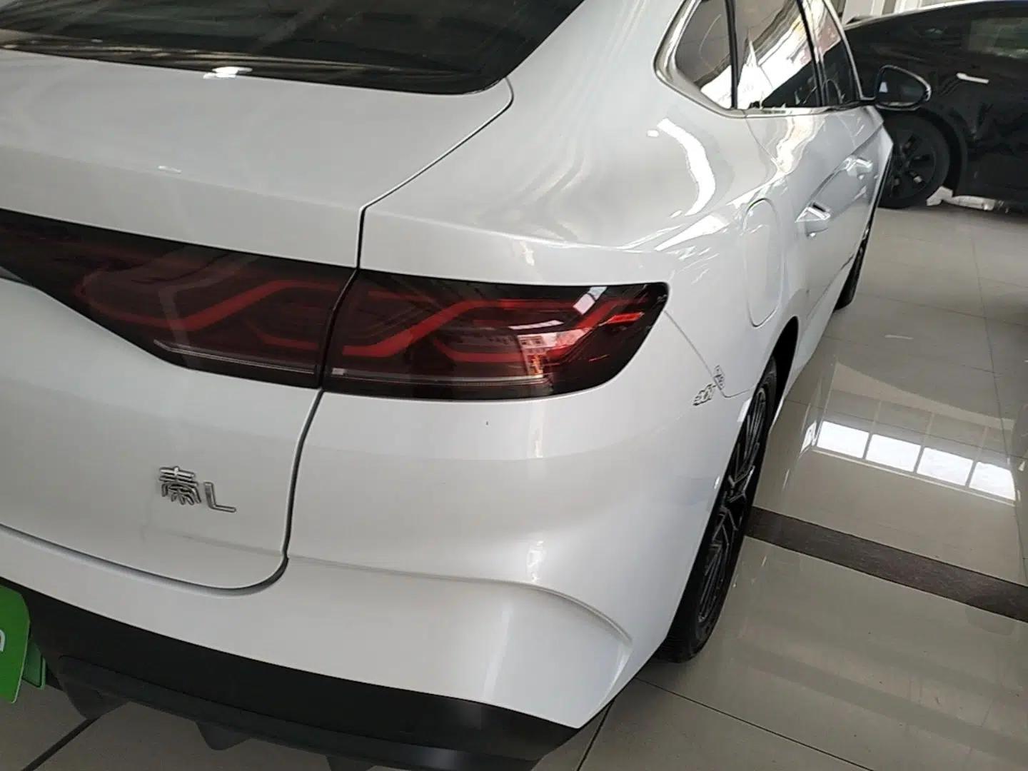 BYD Qin L 2024 DM-i 120KM Excellence Model — миниатюра 9
