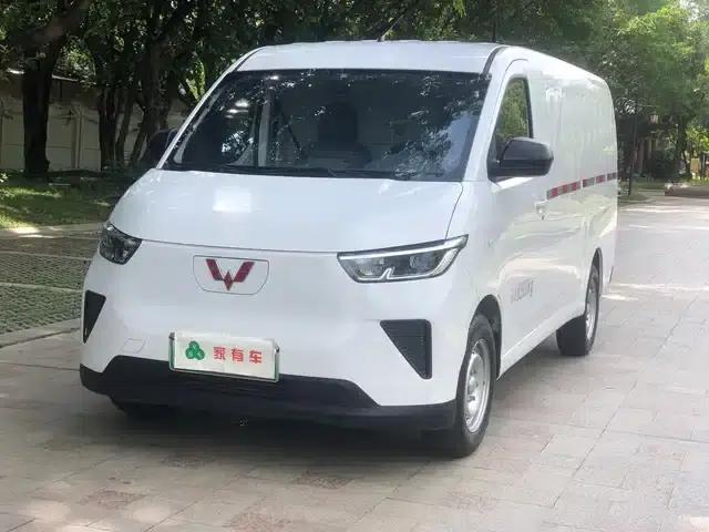 Wuling Yangguang 2024 Model 300km Comfort Edition with Closed Windows 60kW