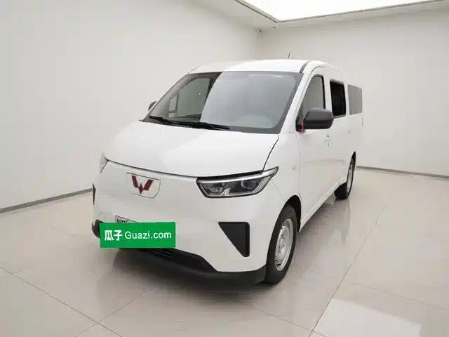 Wuling Yangguang 2024 Model 300km Comfort Bus Version 75kW