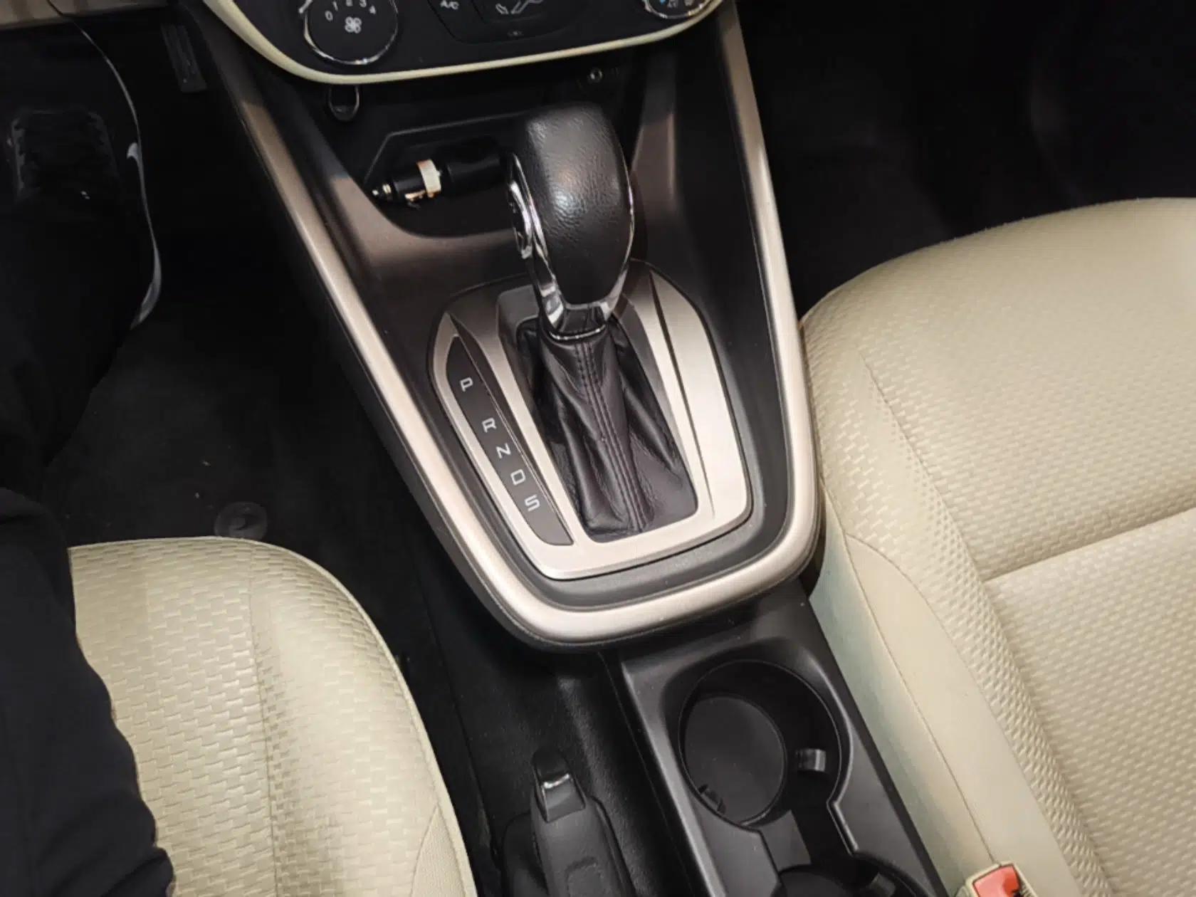 Ford Escort 2015 1.5L Automatic Comfort Edition — миниатюра 16