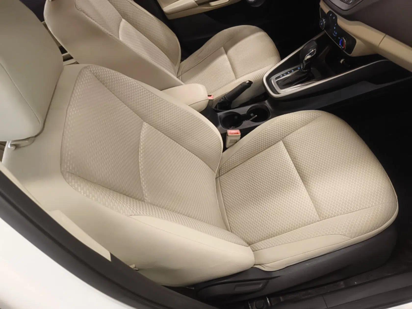 Ford Escort 2015 1.5L Automatic Comfort Edition — миниатюра 19