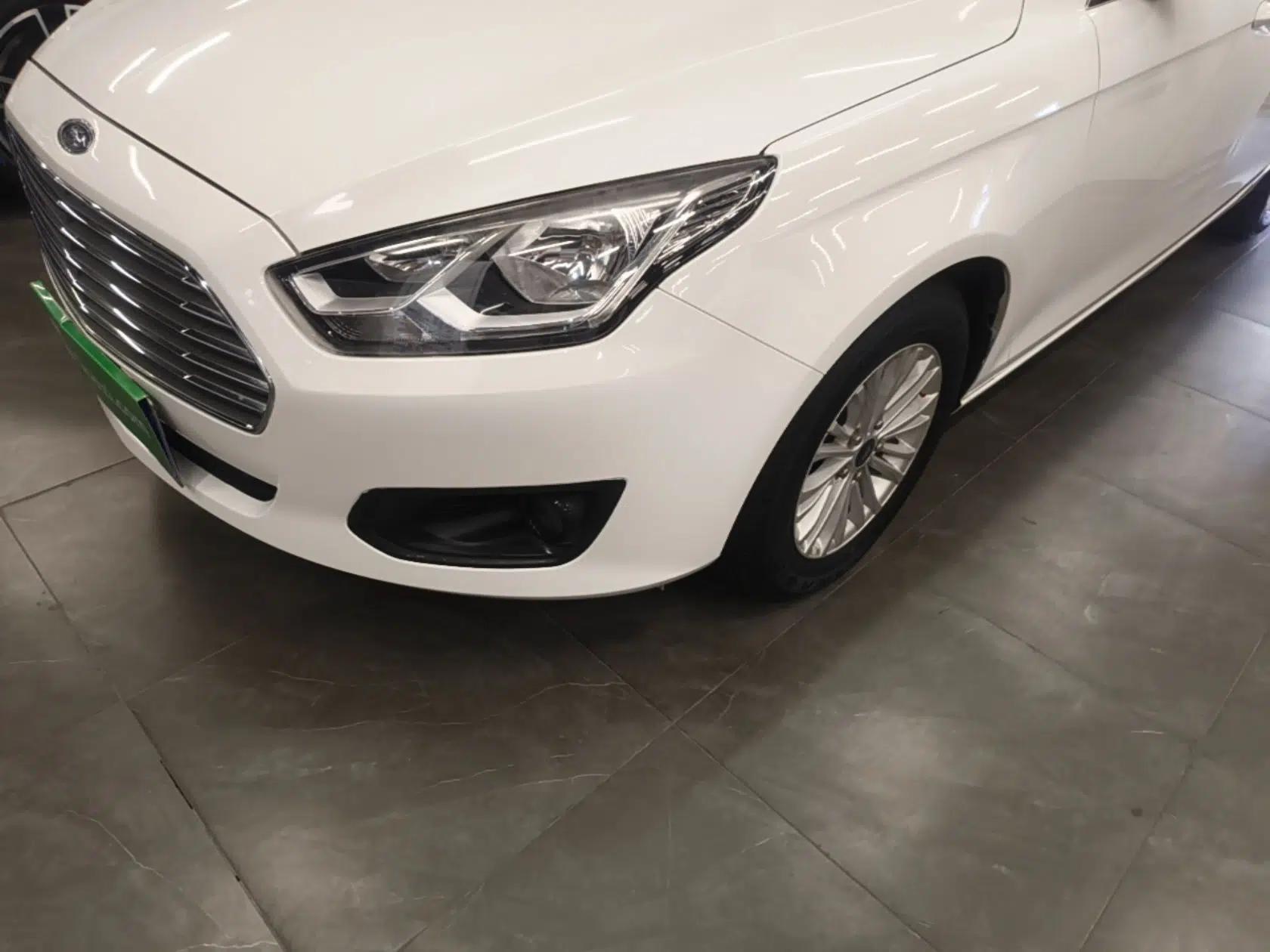 Ford Escort 2015 1.5L Automatic Comfort Edition — миниатюра 8