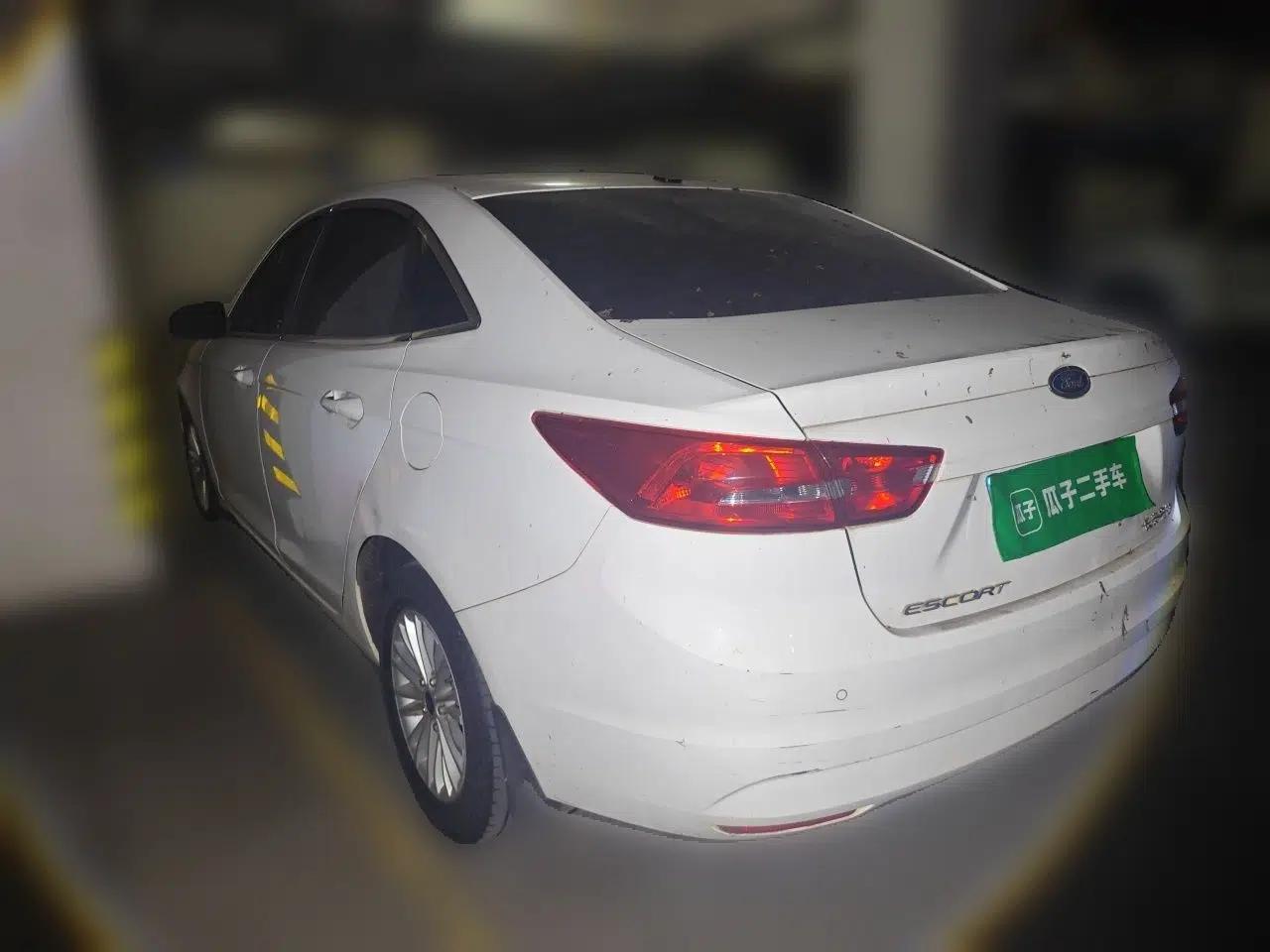 Ford Escort 2017 Revised Version 1.5L Automatic Comfort Edition — миниатюра 4