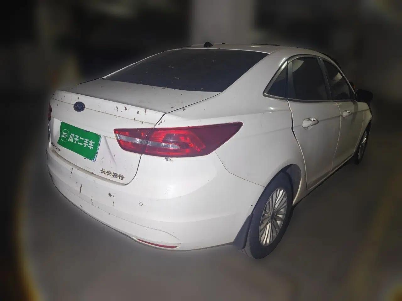 Ford Escort 2017 Revised Version 1.5L Automatic Comfort Edition — миниатюра 6
