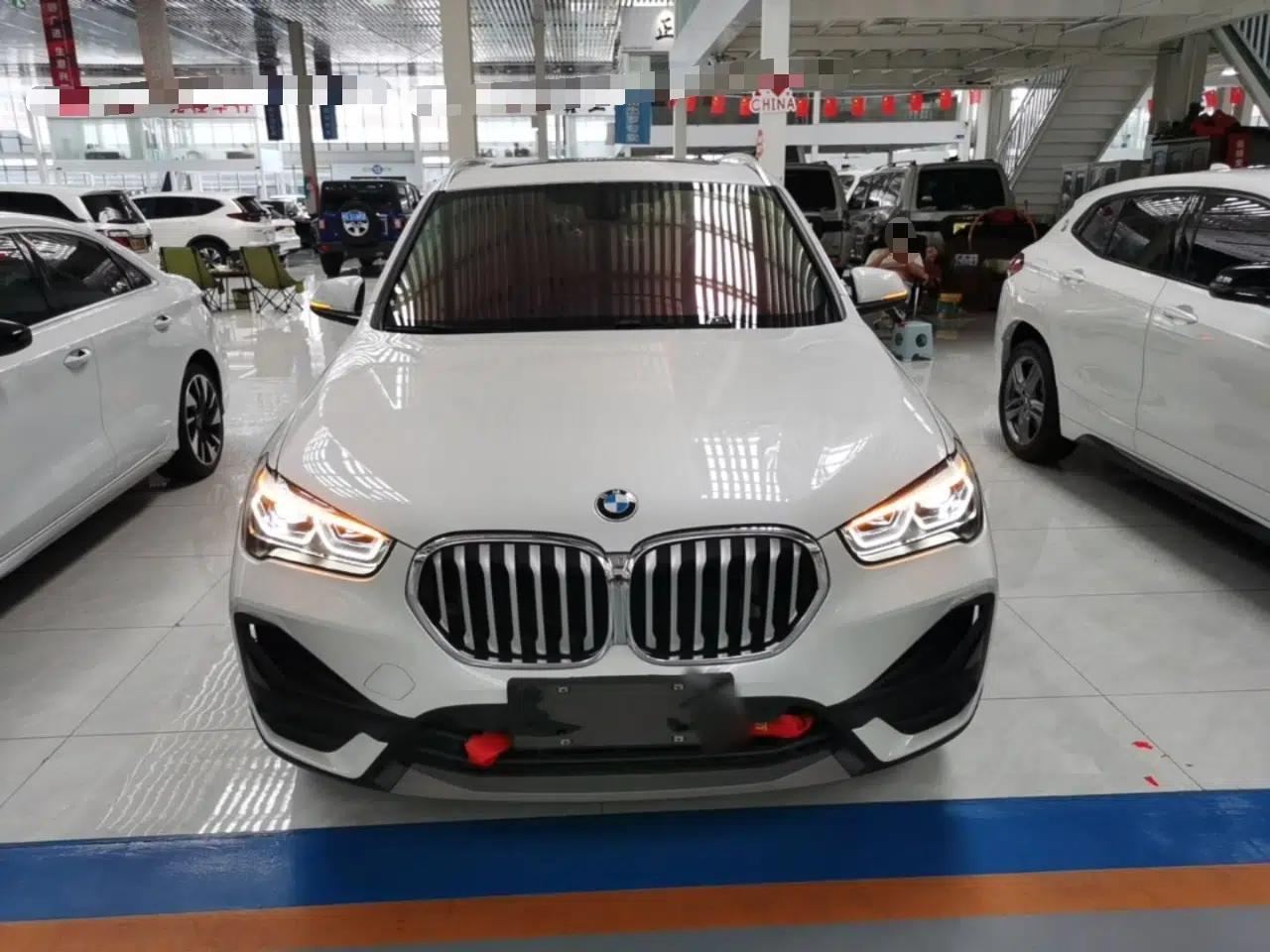 BMW X1 2022 sDrive25Li Leading Model — миниатюра 2