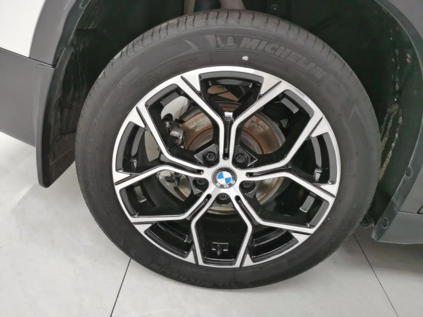 BMW X1 2022 sDrive25Li Leading Model — миниатюра 11