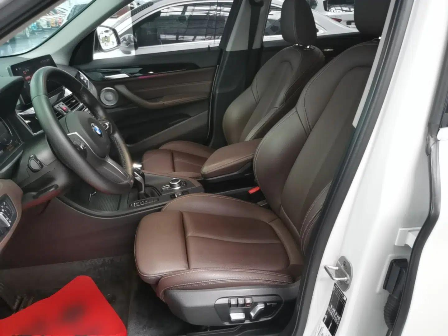 BMW X1 2022 sDrive25Li Leading Model — миниатюра 17