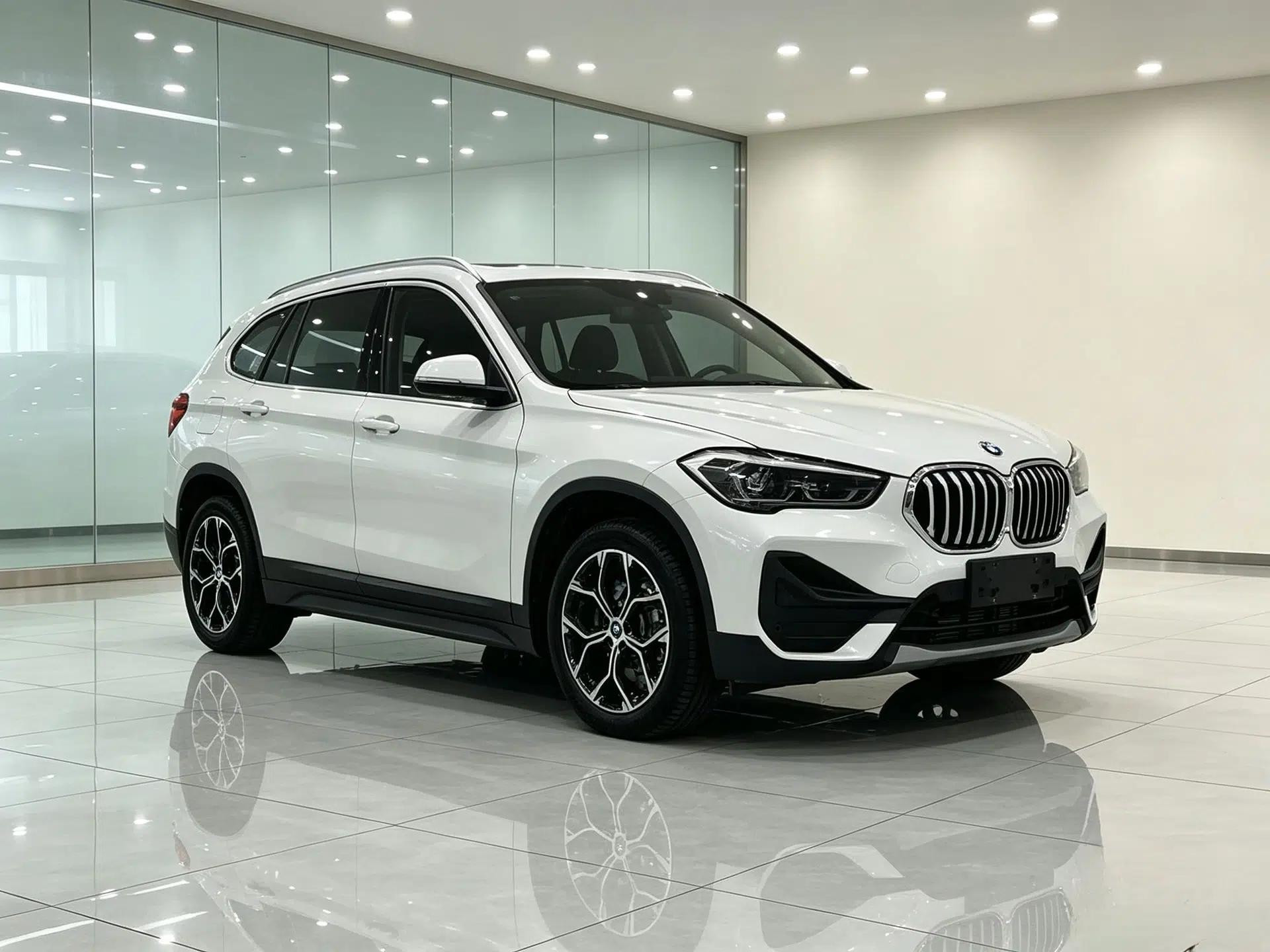 BMW X1 2022 sDrive25Li Leading Model — миниатюра 3