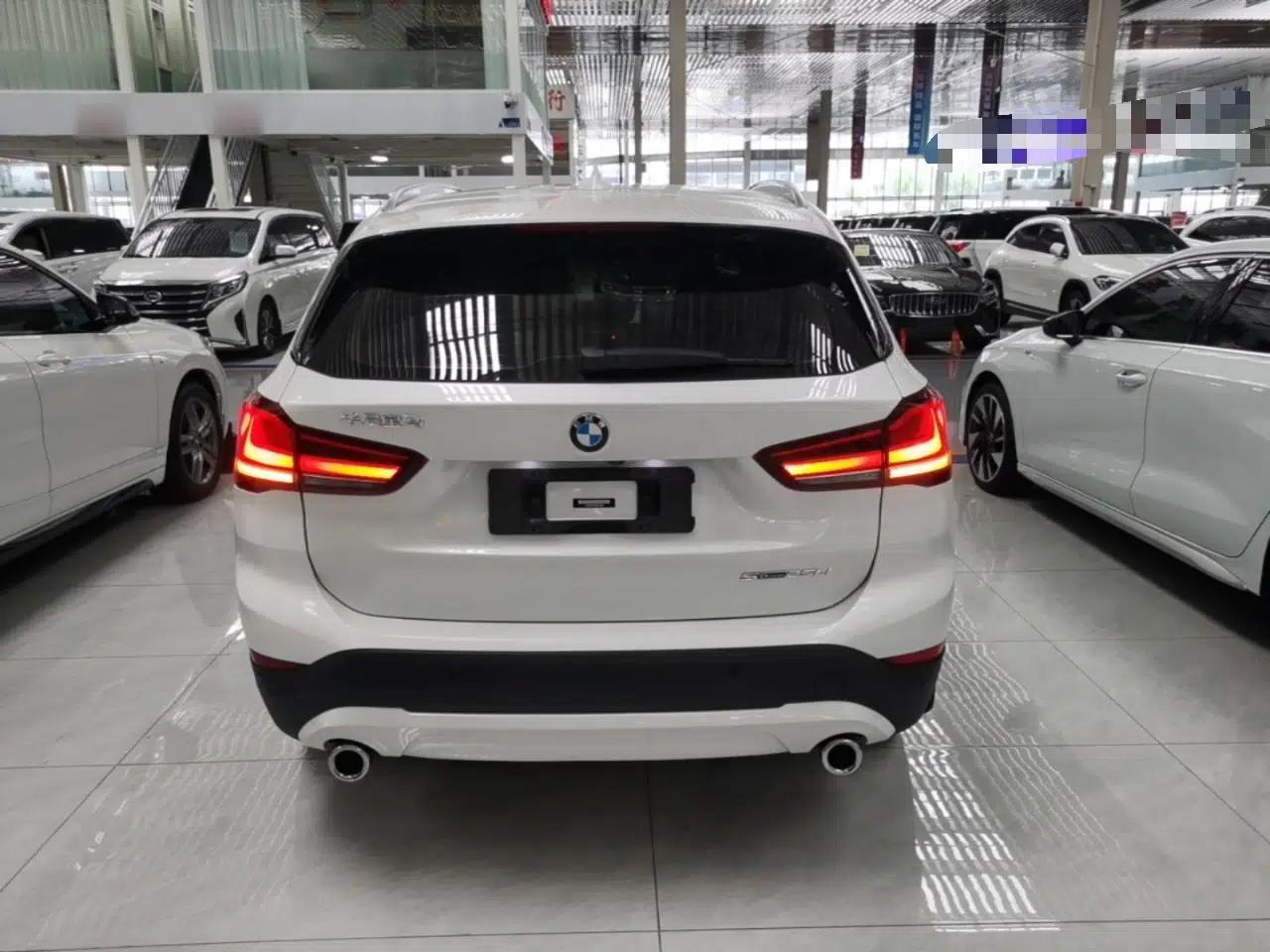 BMW X1 2022 sDrive25Li Leading Model — миниатюра 5