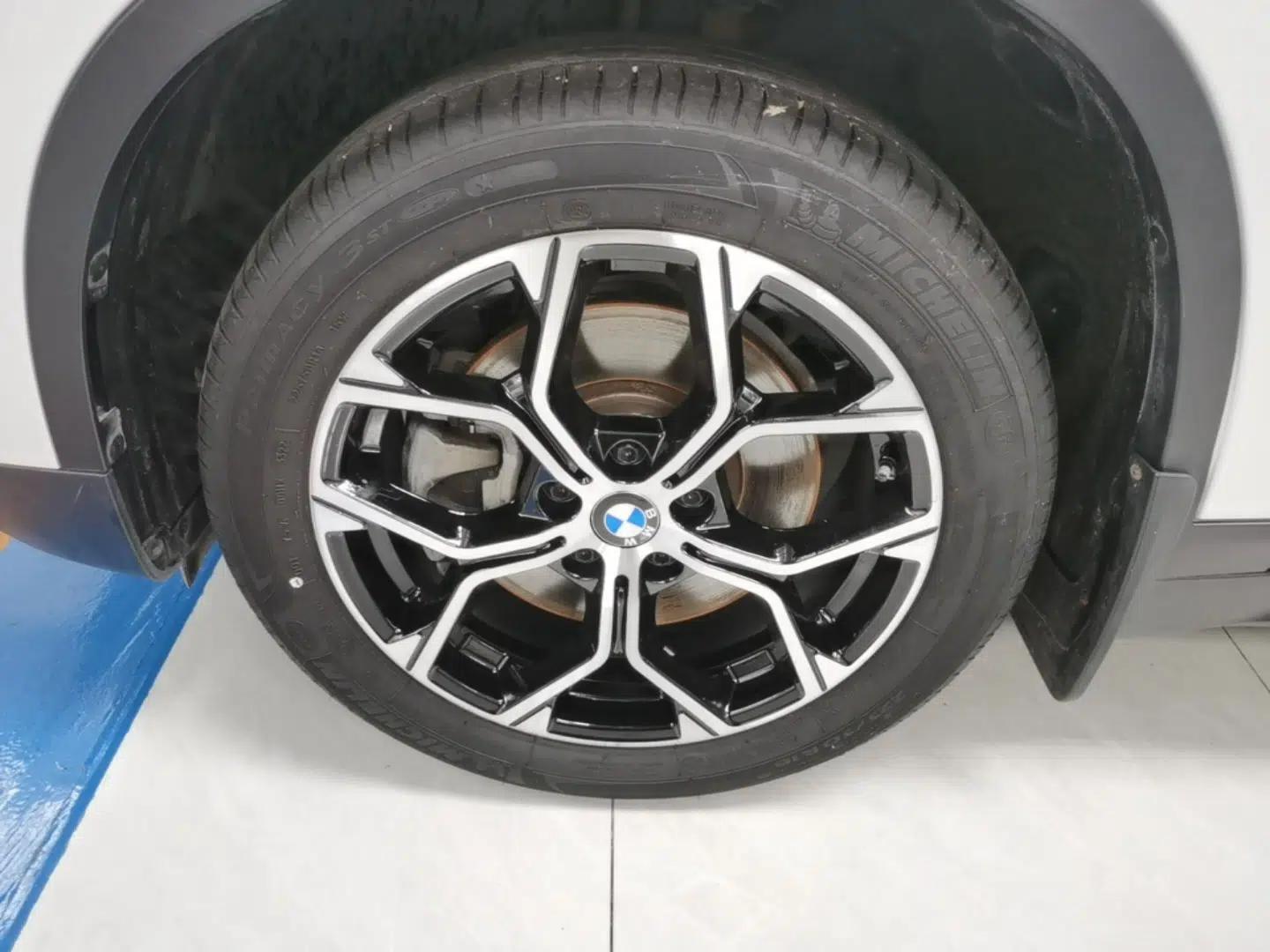 BMW X1 2022 sDrive25Li Leading Model — миниатюра 10