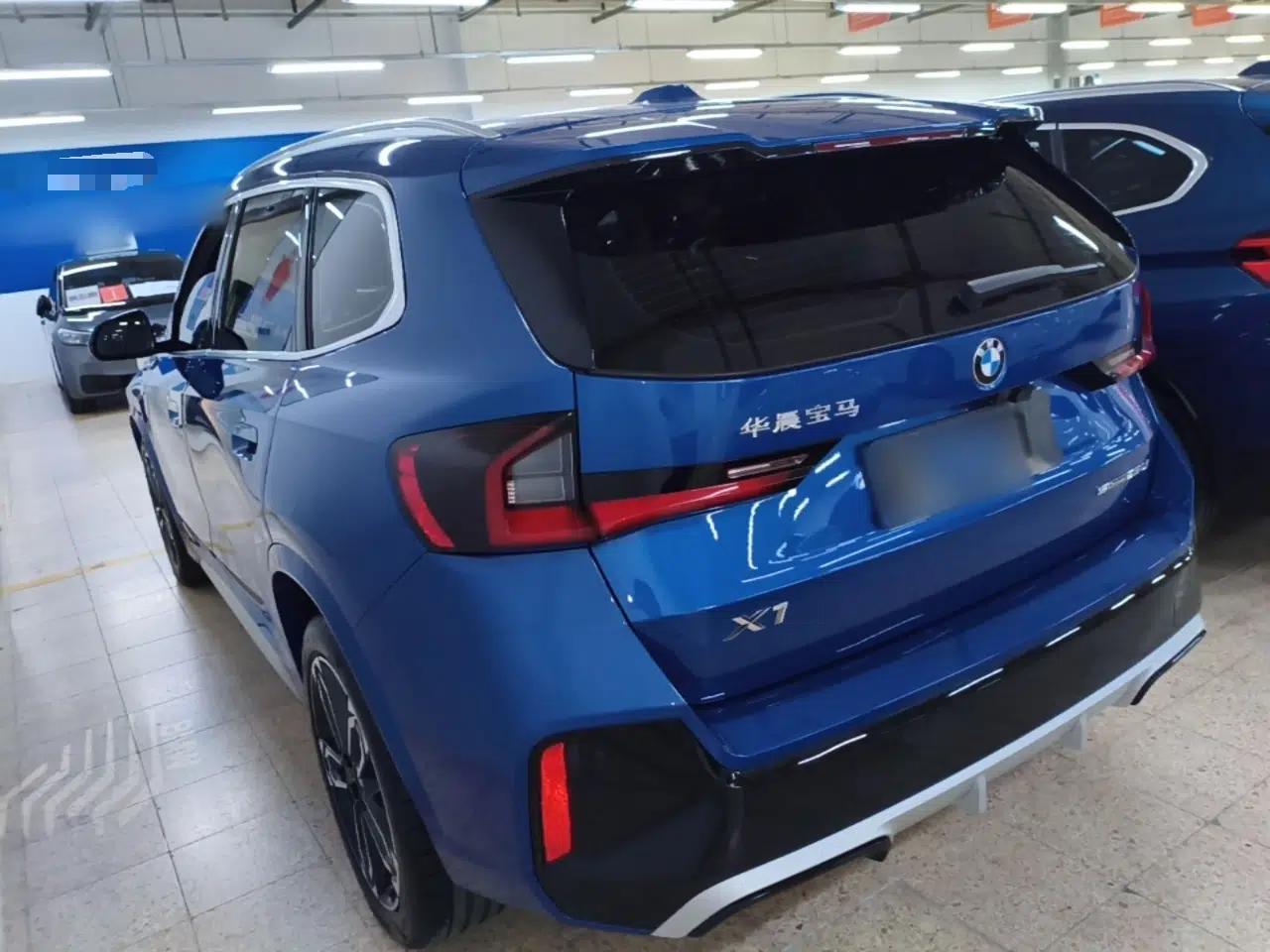 BMW X1 2023 sDrive25Li M Sport Package — миниатюра 4