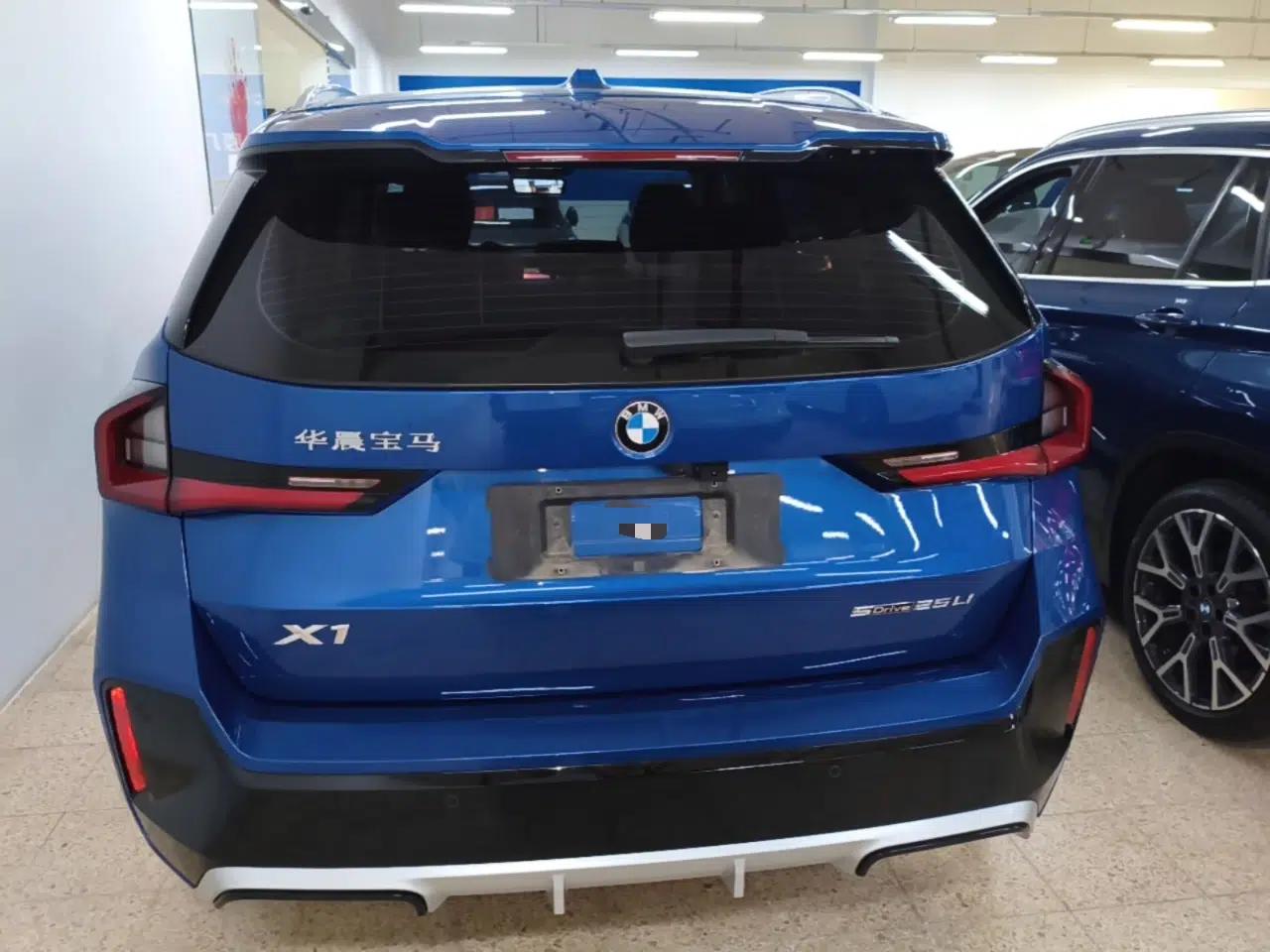 BMW X1 2023 sDrive25Li M Sport Package — миниатюра 5