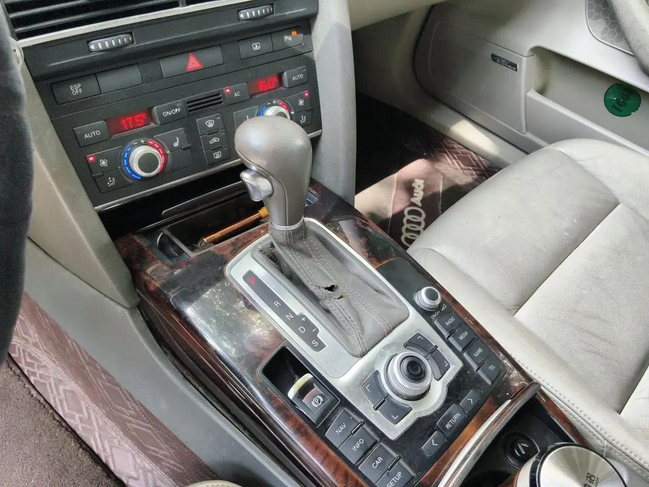 Audi A6L A6L 2.7TDI automatic, 5 seats, with sunroof — миниатюра 14