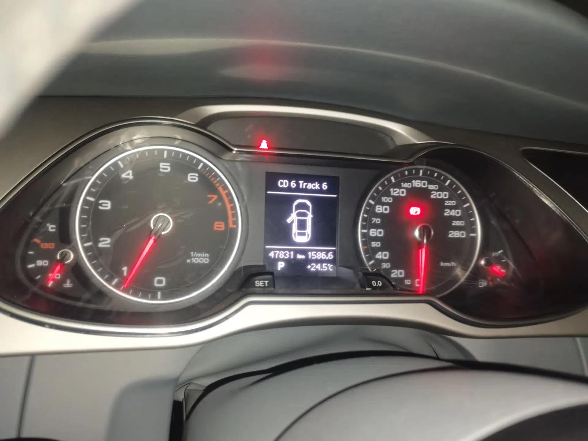 Audi A4L 2015 35 TFSI Automatic Comfort Model — миниатюра 11