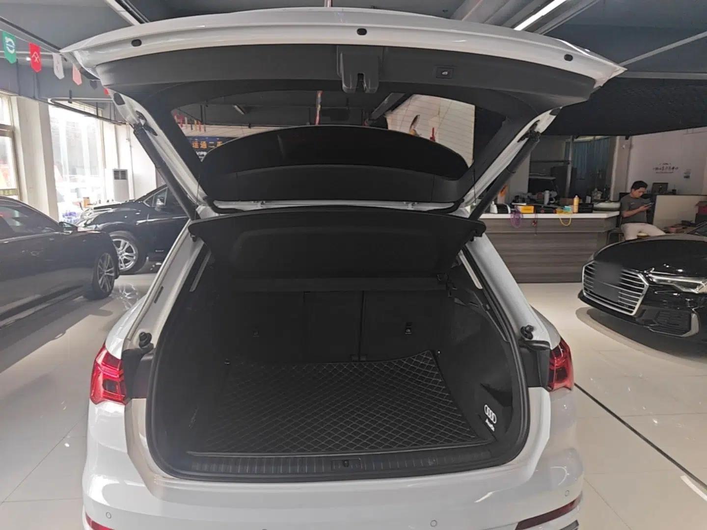 Audi Q3 2021 35 TFSI Progressive Dynamic Edition — миниатюра 22