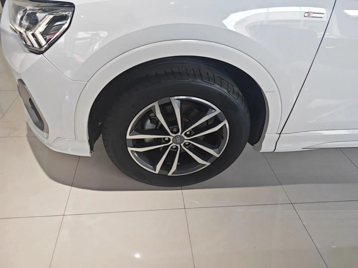 Audi Q3 2021 35 TFSI Progressive Dynamic Edition — миниатюра 10