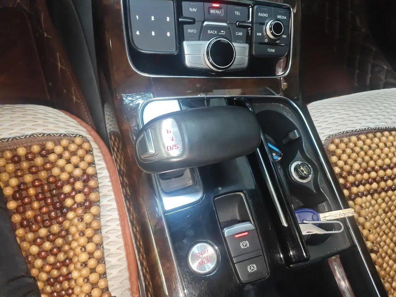 Audi A8 2014 A8L 45 TFSI quattro Comfort model — миниатюра 14