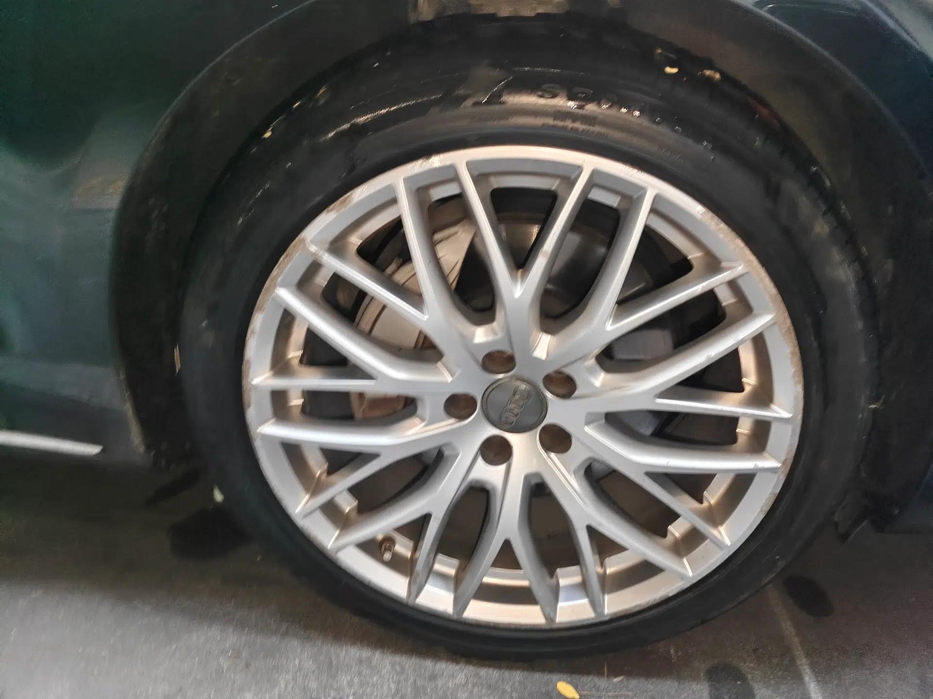 Audi A8 2014 A8L 45 TFSI quattro Comfort model — миниатюра 8