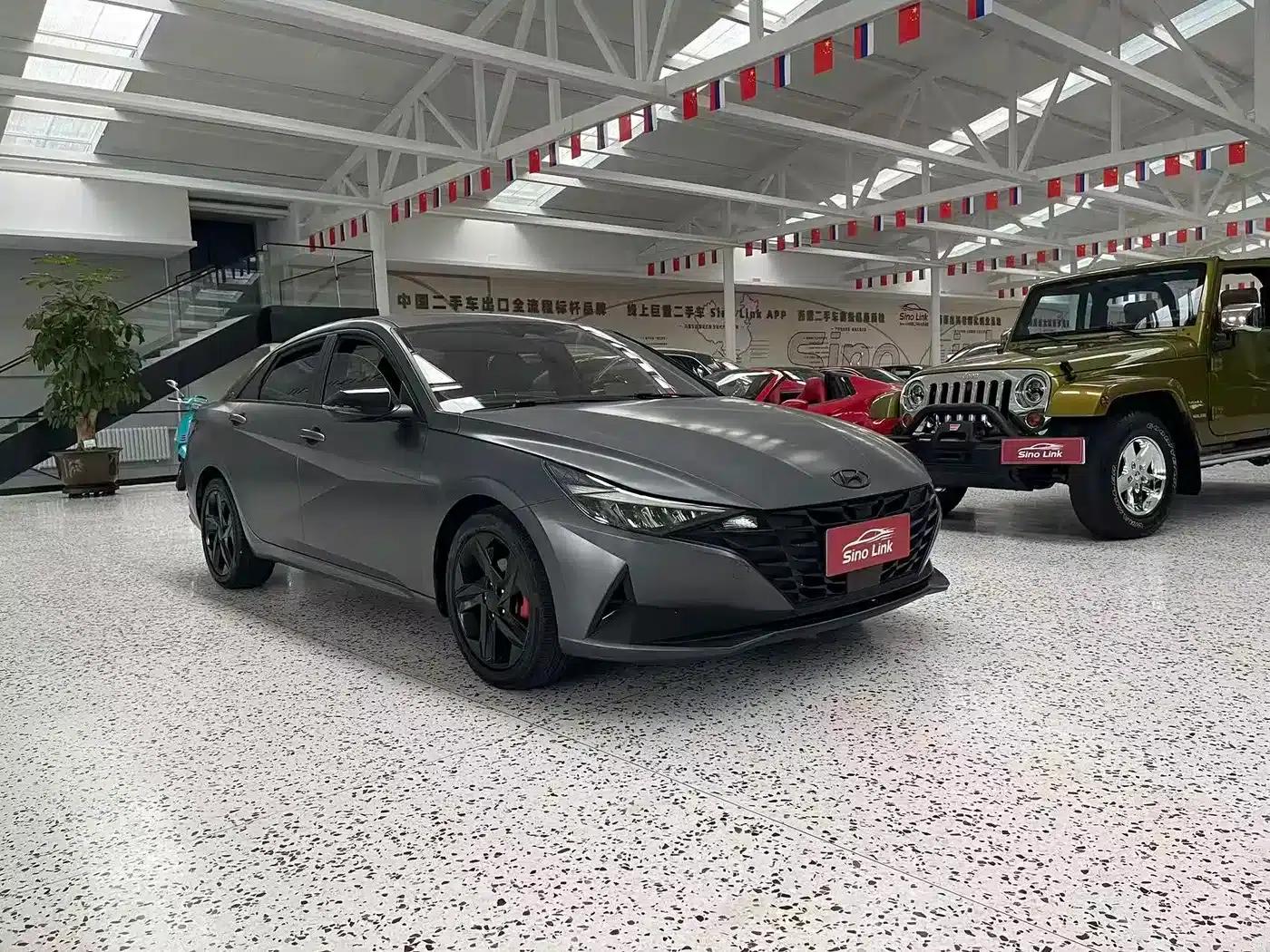 Hyundai Elantra 2022 1.5L CVT 20th Anniversary Edition — миниатюра 3