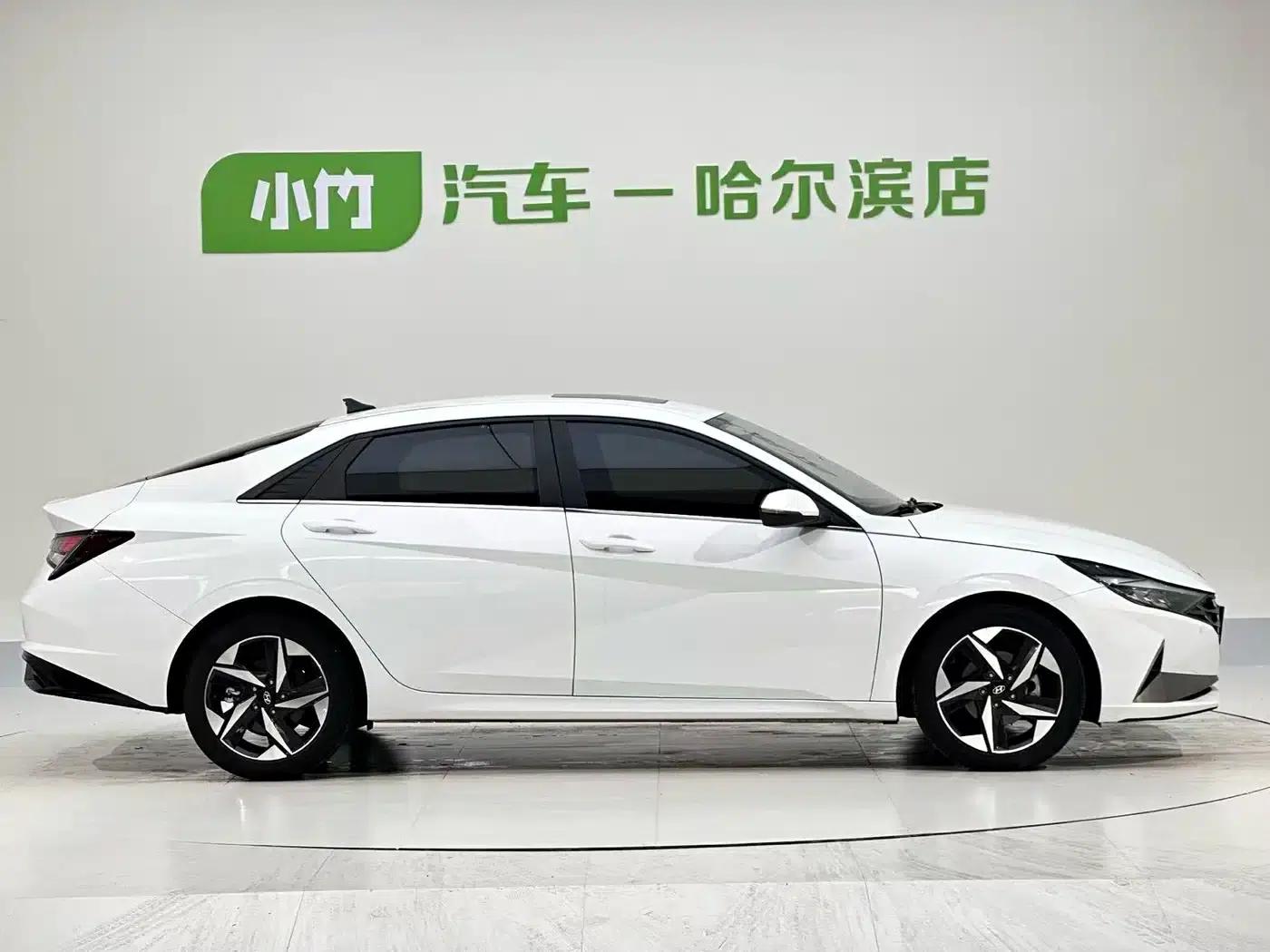 Hyundai Elantra 2022 1.5L CVT GLX Elite Edition — миниатюра 3