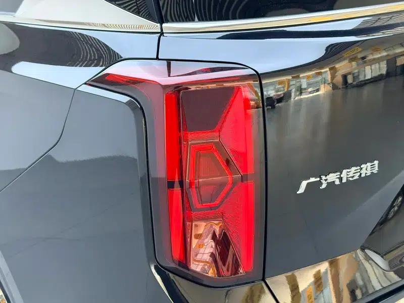 Trumpchi GS8 2024 Dual Engine Series 2.0TM Hybrid Two-Wheel Drive Premium Edition — миниатюра 13