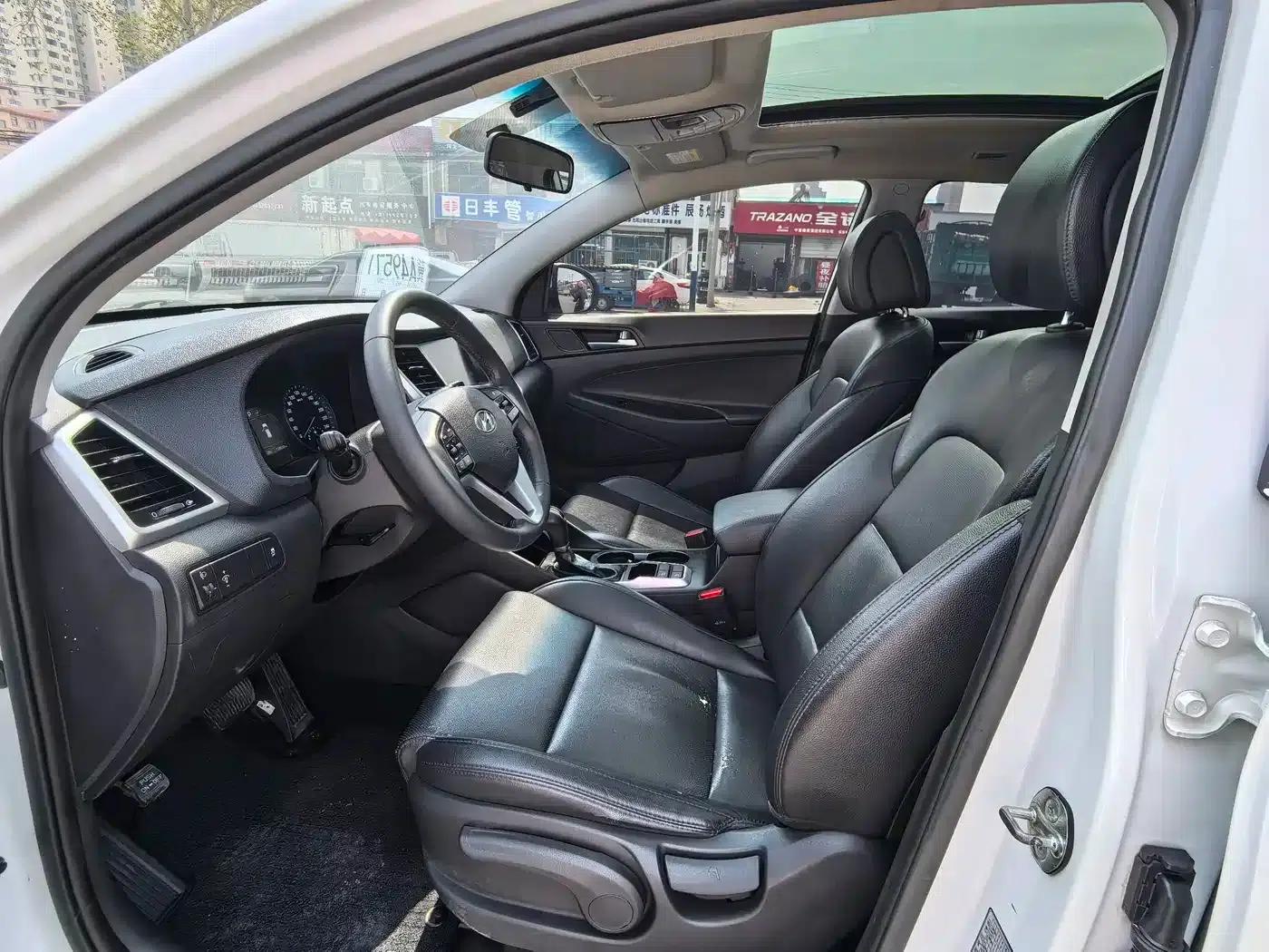 Tucson 2015 1.6T Dual-Clutch Two-Wheel Drive Intelligent Model — миниатюра 8