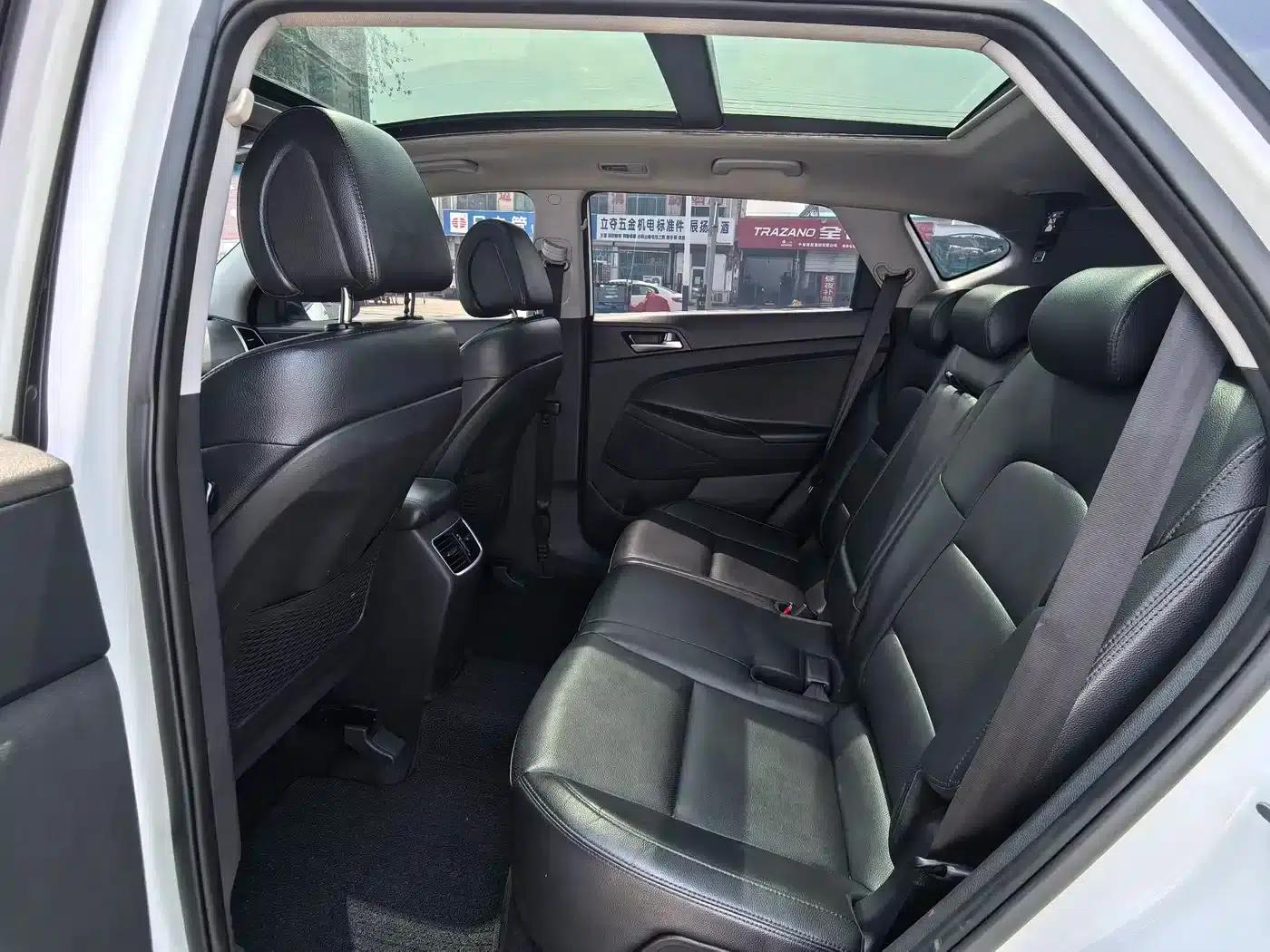 Tucson 2015 1.6T Dual-Clutch Two-Wheel Drive Intelligent Model — миниатюра 9