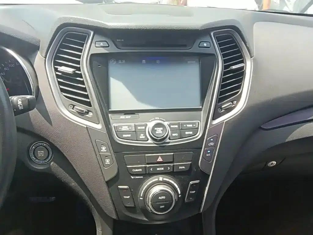 Santa Fe 2015 2.0T Automatic 4WD Intelligent 5-Seater — миниатюра 13