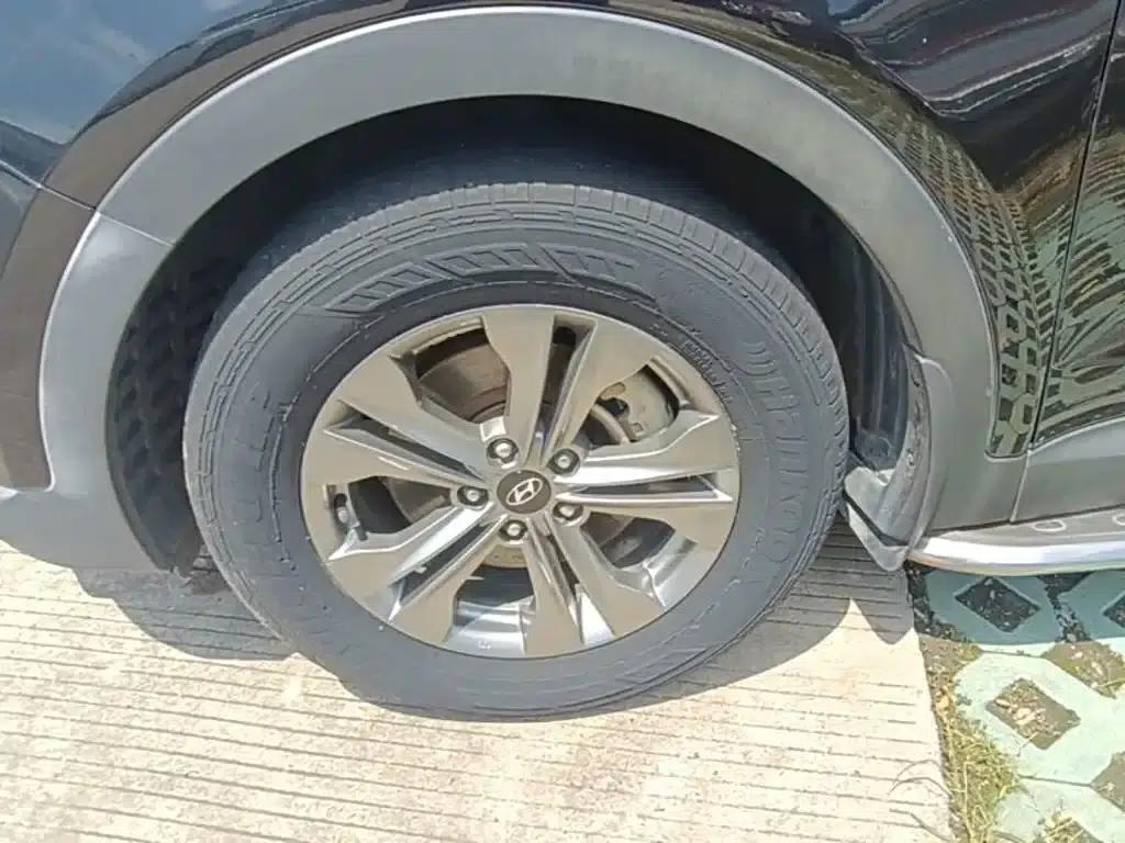 Santa Fe 2015 2.0T Automatic 4WD Intelligent 5-Seater — миниатюра 23