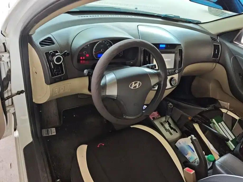 Hyundai Elantra 2011 1.6L Automatic Comfort Model — миниатюра 13