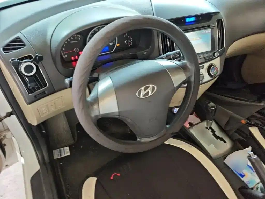 Hyundai Elantra 2011 1.6L Automatic Comfort Model — миниатюра 3