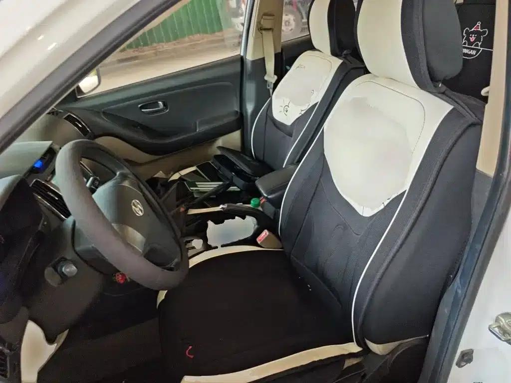 Hyundai Elantra 2011 1.6L Automatic Comfort Model — миниатюра 8