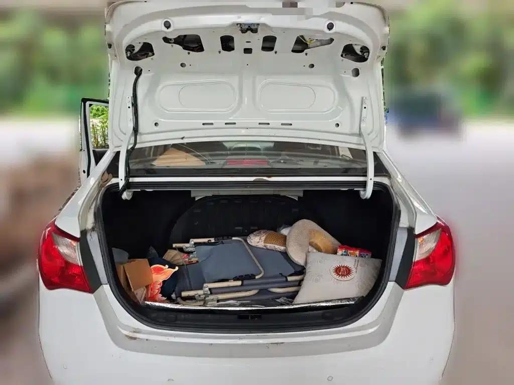 Hyundai Elantra 2011 1.6L Automatic Comfort Model — миниатюра 10