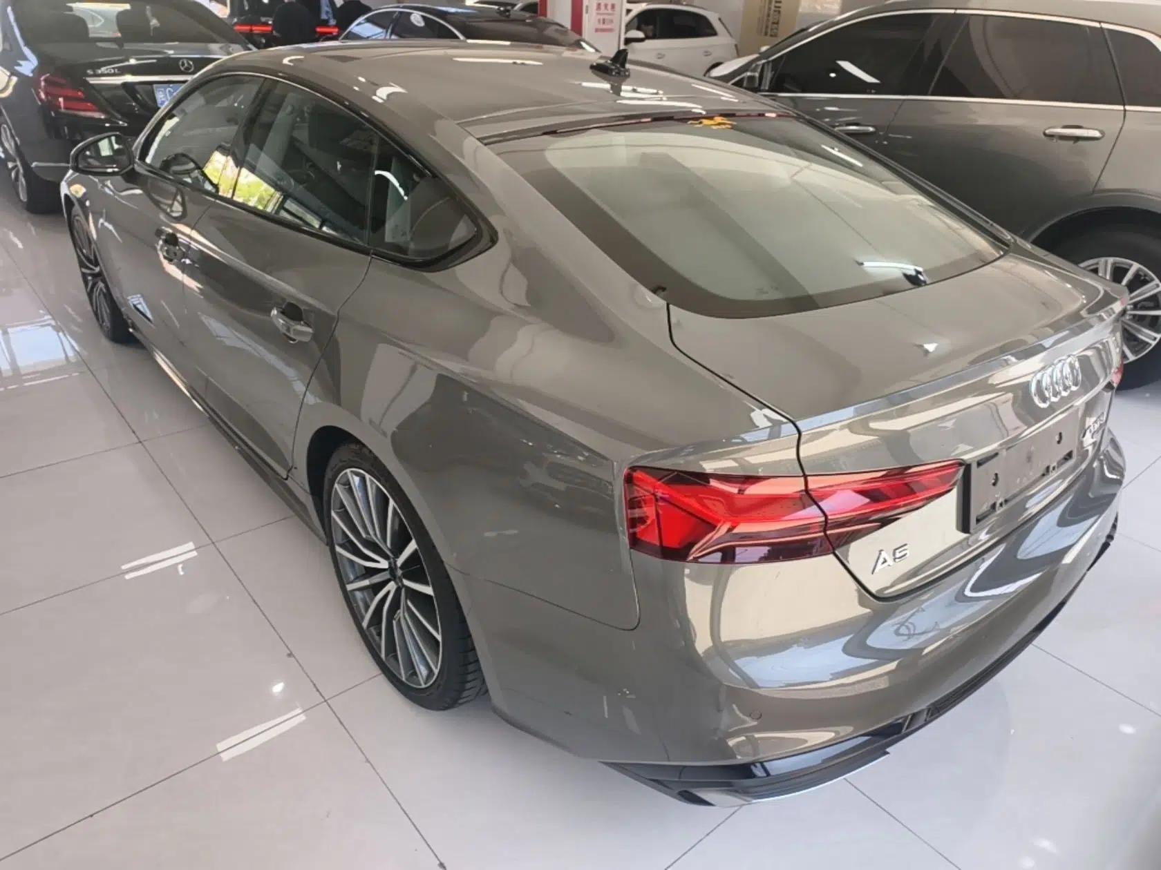 Audi A5 2024 Sportback 40 TFSI quattro Luxury Dynamic Model — миниатюра 4
