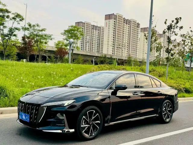 Hongqi H6 2025 2.0T Premium Edition