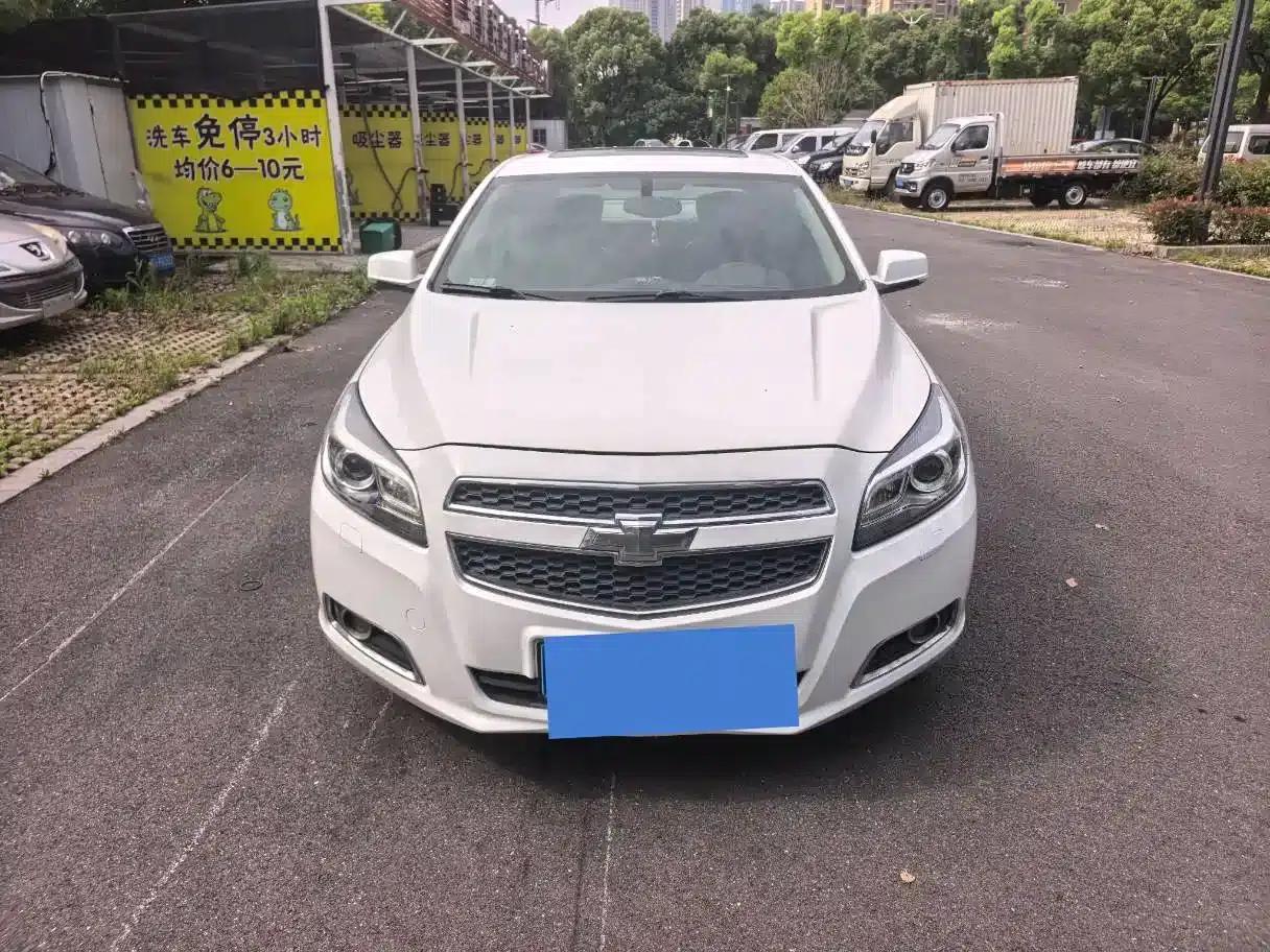 Chevrolet Malibu 2012 2.0L Automatic Luxury Edition — миниатюра 1