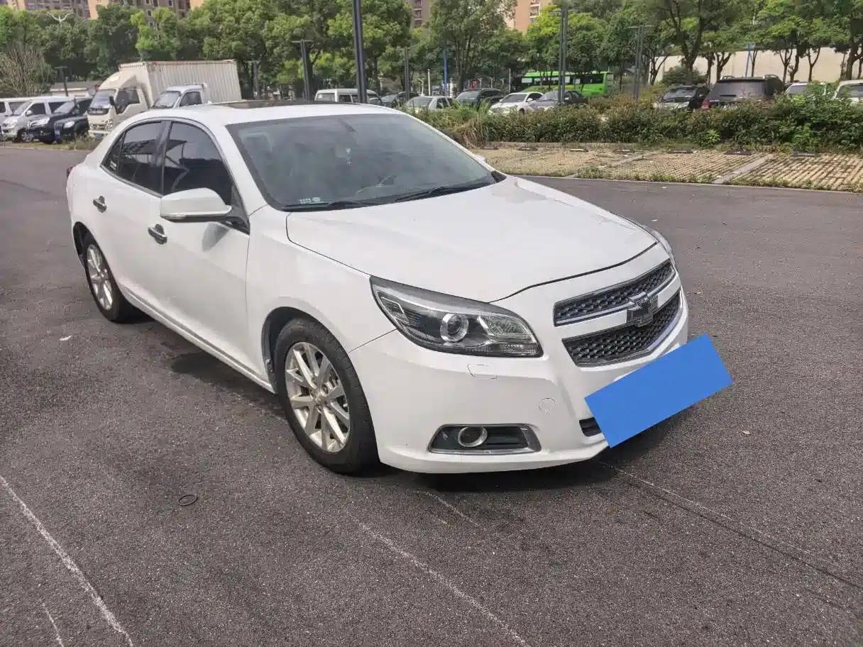 Chevrolet Malibu 2012 2.0L Automatic Luxury Edition — миниатюра 2